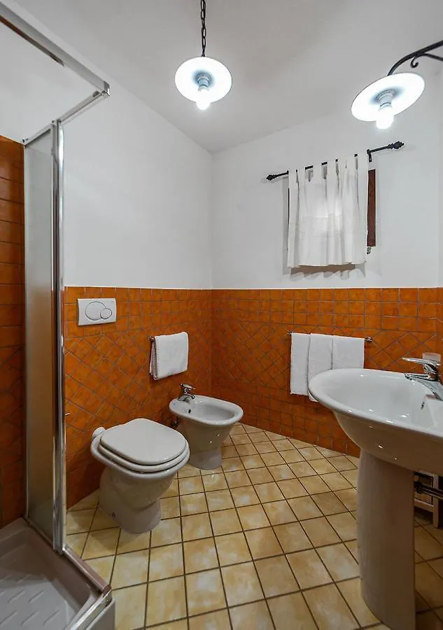 Pgs Immobiliare Srls Guardioli Mare Villetta A Schiera Vista Mare Con Terrazza E Posto Auto La Maddalena Itália